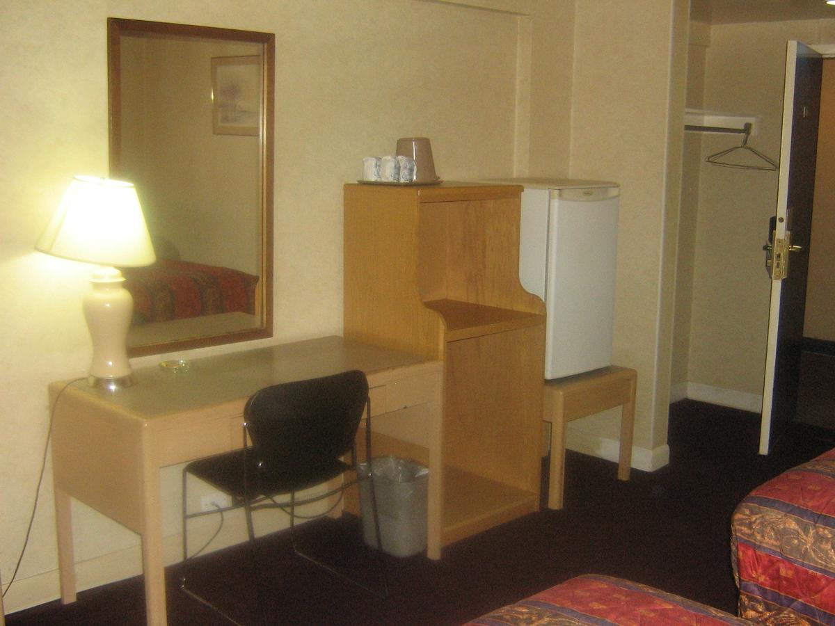 Town And Country Motor Hotel Calgary Luaran gambar